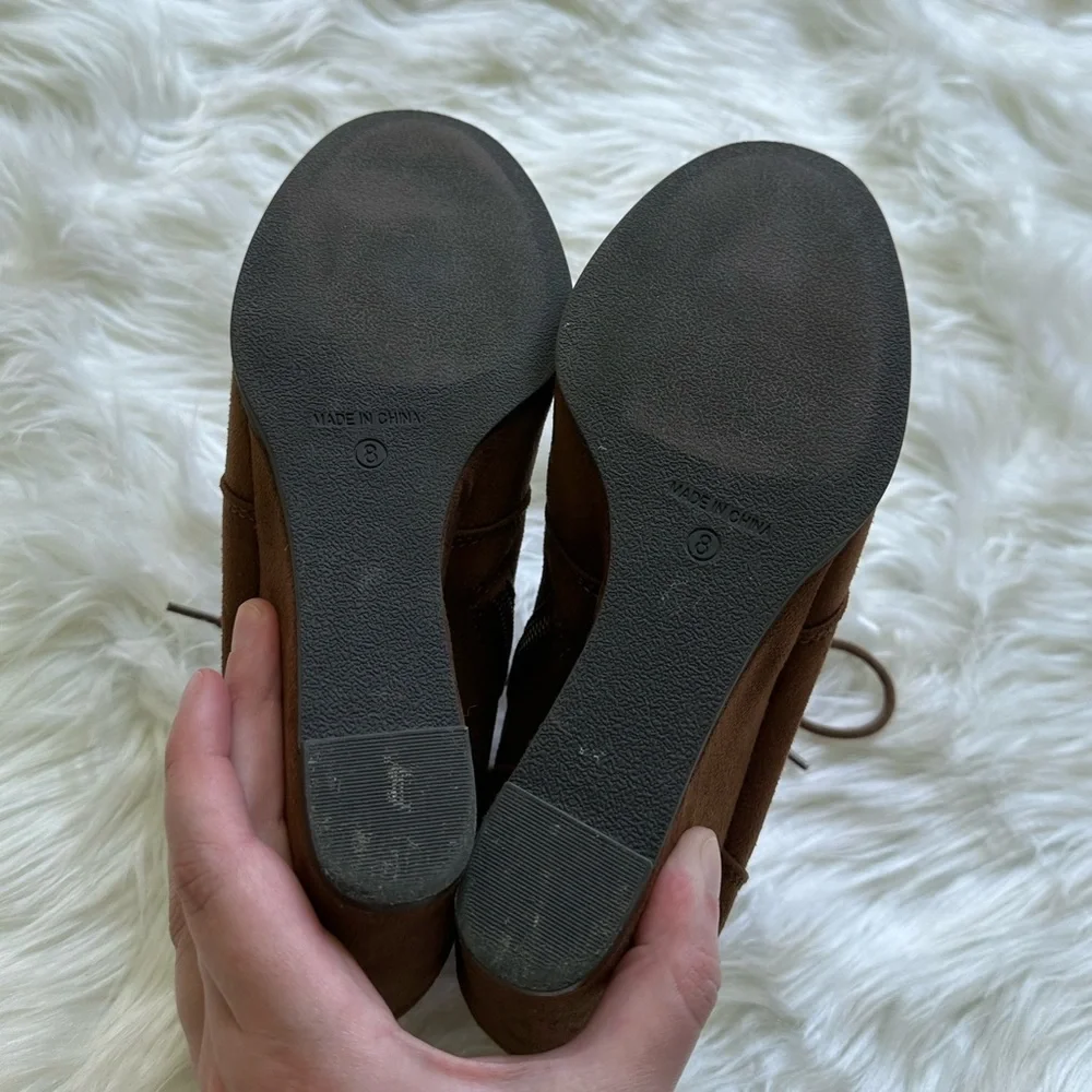 American Rag size 8 faux suede tan wedge heel booties cute